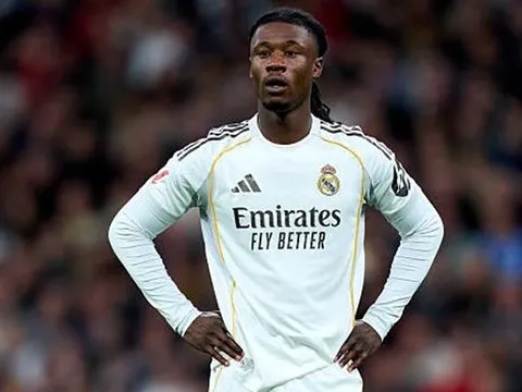 Liverpool tìm thấy lời giải cho hàng tiền vệ từ Camavinga