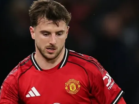 Michael Carrick hé lộ lý do Mason Mount vắng mặt ở trận Fulham