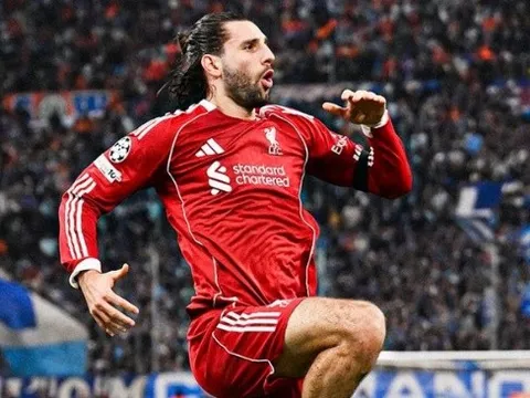 Szoboszlai sẵn sàng gia hạn nhưng chờ động thái từ Liverpool