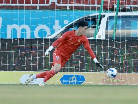 HLV Lê Quang Trãi coi Trần Trung Kiên là niềm cảm hứng của HAGL