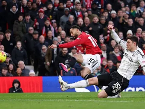 Alan Smith thán phục cú dứt điểm đẳng cấp của Cunha