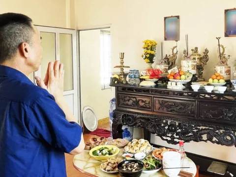 3 thứ trên bàn thờ nên hạ ngay sau khi cúng Rằm tháng Chạp