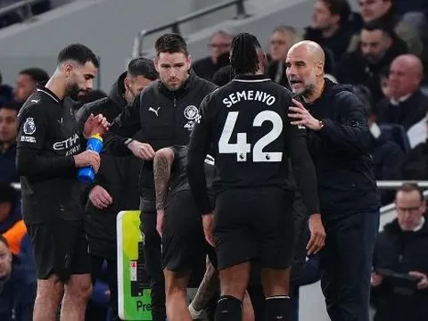 Pep Guardiola tuyên bố Man City quyết bám đuổi Arsenal