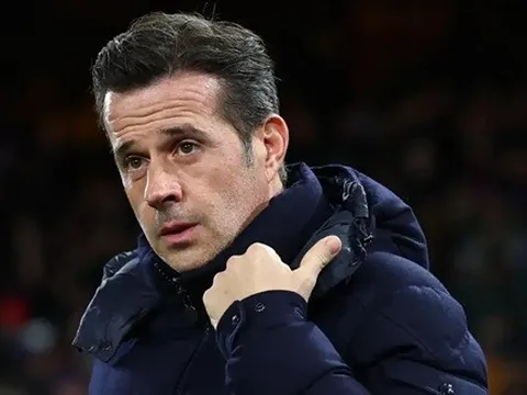 Silva công kích quyết định tồi tệ của trọng tài ở trận thua MU