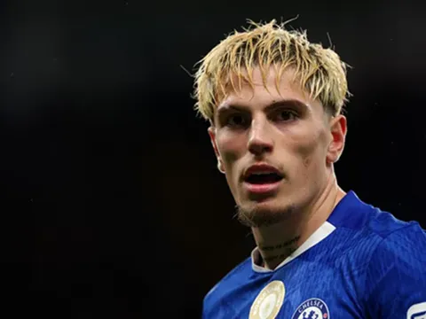 Neville chê Garnacho "vụn vỡ" khi Chelsea thắng ngược