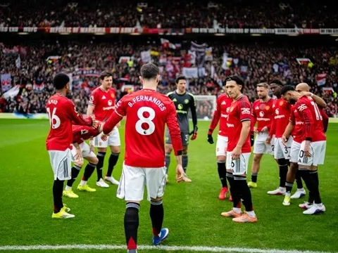 Bruno Fernandes và sứ mệnh giải cơn khát 15 năm của MU