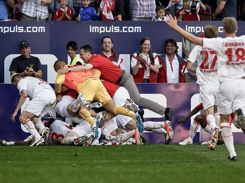 Lịch sử FC Augsburg: Từ vực thẳm lên Bundesliga