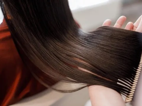 Vì sao tóc dễ khô xơ và hư tổn sau khi nhuộm?