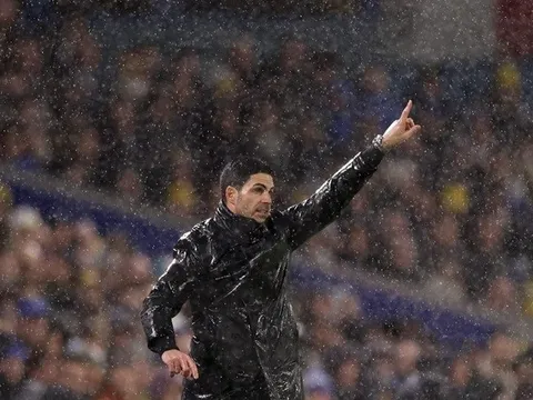 Arteta phớt lờ khi Scholes chê Arsenal tẻ nhạt