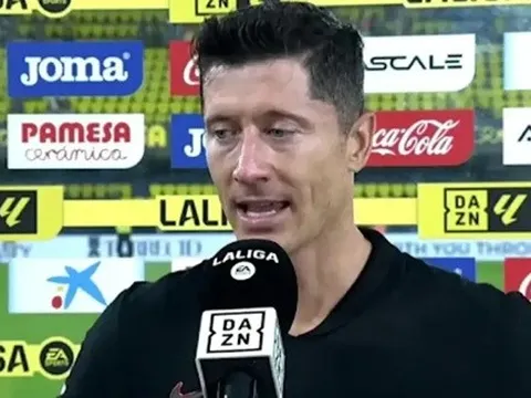 Lewandowski chờ bầu cử xong mới chốt tương lai ở Barca