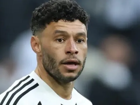 Arsenal cân nhắc ký hợp đồng với Oxlade-Chamberlain