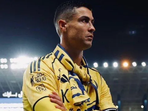 Khi câu chuyện vĩ đại trở thành nhà tù giam lỏng Cristiano Ronaldo