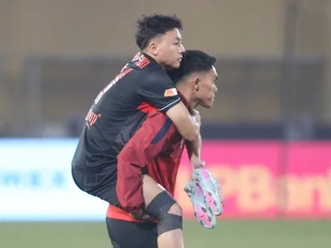 Thái Sơn nghe rõ tiếng đứt dây chằng dù không va chạm