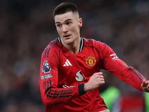 Ferdinand hé lộ chuyện hậu trường về Sesko tại MU