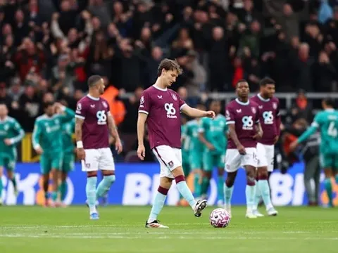 Cuộc chiến sinh tồn Ngoại hạng Anh và những cú bẻ lái khó tin