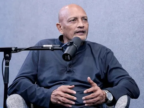 Chuyên gia nghi FAM diễn kịch lừa FIFA vụ từ chức hàng loạt