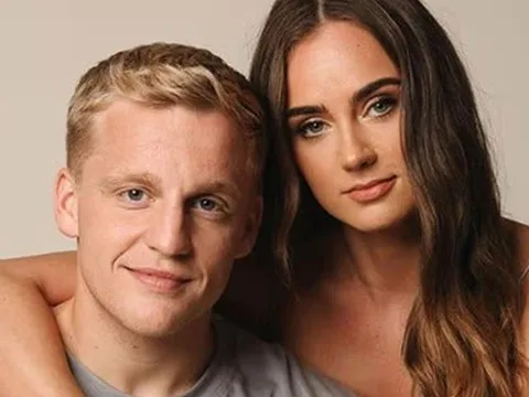 Cựu sao MU chính thức làm rể huyền thoại Bergkamp