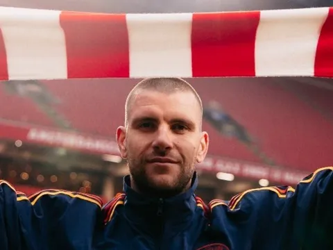 Thủ môn ĐT Indonesia tuyên bố dốc hết sức cho Ajax