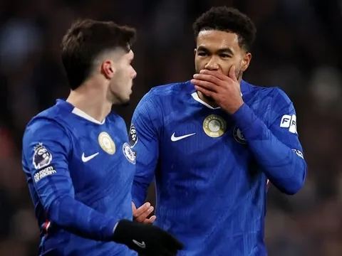 Liam Rosenior báo tin vui về chấn thương của James và Neto