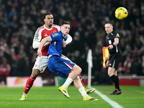 Fan Chelsea đòi tống khứ Delap sau thất bại trước Arsenal