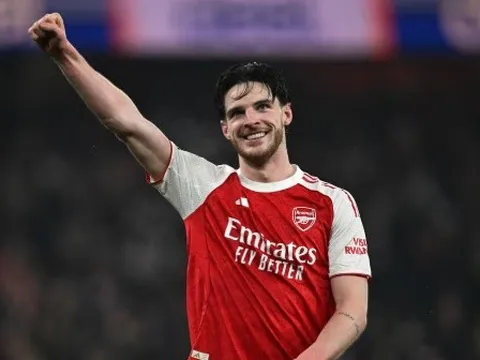 Declan Rice lỡ lời về chức vô địch sau khi hạ Chelsea