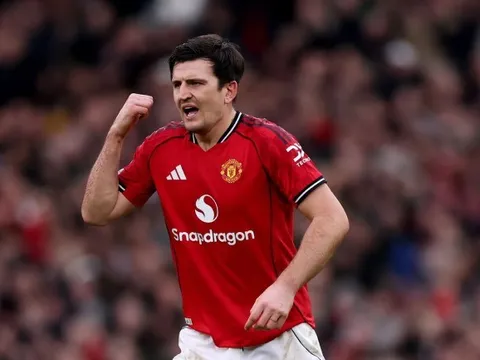 Maguire chấp nhận giảm lương sâu để ở lại Man United