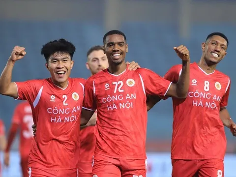 CAHN chia tay cúp ĐNA bằng màn hủy diệt Tampines 6-1