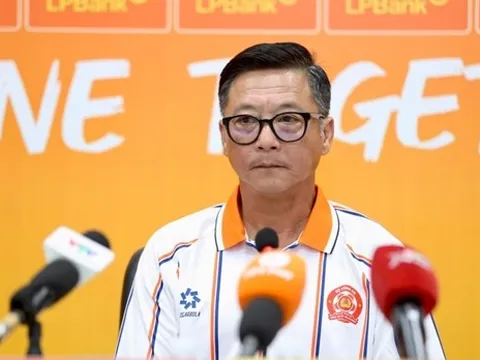 Khoa Ngô ghi điểm với HLV Lê Huỳnh Đức trong ngày ra mắt