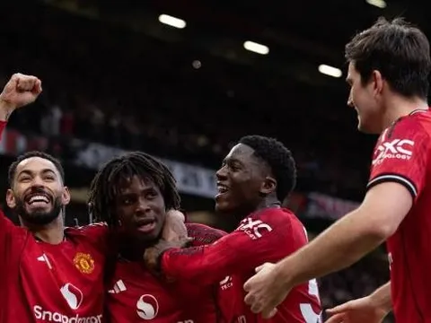 Amorim mắc sai lầm chí mạng khi bỏ rơi Mainoo để ưu ái Mount