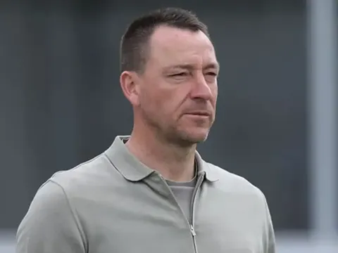 Terry dự đoán Fabregas dẫn dắt Chelsea hoặc Arsenal