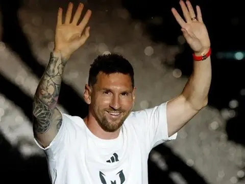 Marca hé lộ kế hoạch Messi trở lại Barca