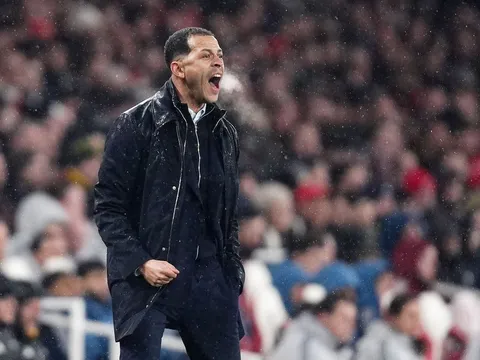 Rosenior tố Arsenal thiếu tôn trọng Chelsea