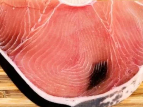 Bác sĩ cảnh báo: Loại cá “nuôi” tế bào ung thư nếu ăn quá nhiều, ngon mấy cũng phải hạn chế