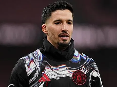 Besiktas lên kế hoạch giải cứu Bayindir khỏi MU