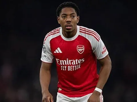 Mất Merino, Arsenal đánh cược vào sao trẻ Lewis-Skelly