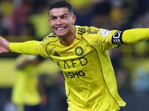 Tin đồn chuyển nhượng sáng 6/2: Lộ điều khoản giải phóng của Ronaldo; Napoli trói chân McTominay