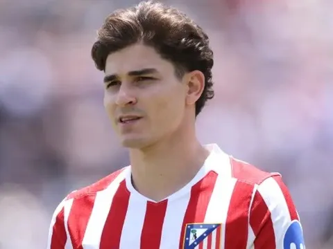 Julian Alvarez là sự nâng cấp bắt buộc cho hàng công Arsenal