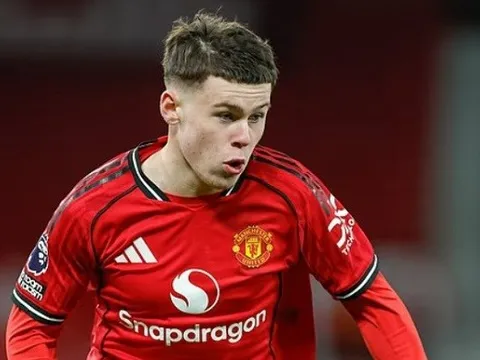 Hé lộ đãi ngộ MU dành cho Kai Rooney