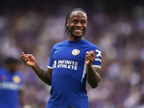 Cánh cửa Ngoại hạng Anh chính thức đóng sập với Sterling