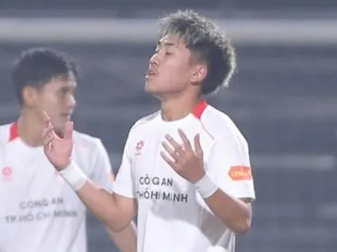 Khoa Ngô gây sốt V-League và làn gió mới từ bóng đá Úc