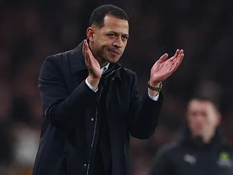 Rosenior tin Chelsea sớm bắt kịp trình độ của Arsenal