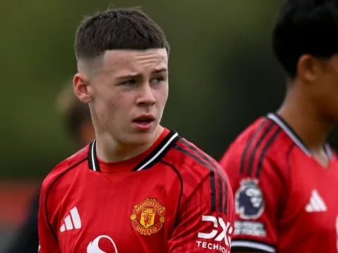 Kai Rooney phủ nhận thông tin ký hợp đồng khủng với MU