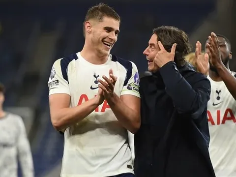 Van de Ven kịp trở lại đại chiến Man Utd