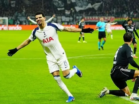 Sutton tin MU hạ Tottenham dù Solanke nổ súng