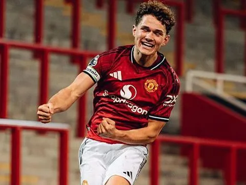 Sao trẻ MU gửi thông điệp đanh thép bằng siêu phẩm