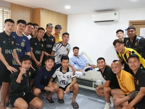 Thầy trò Thanh Hóa thăm Thái Sơn sau phẫu thuật