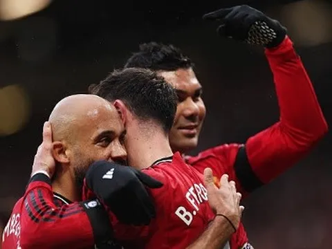 5 điểm nhấn MU 2-0 Tottenham: Phép màu Carrick, Kỷ lục của Bruno