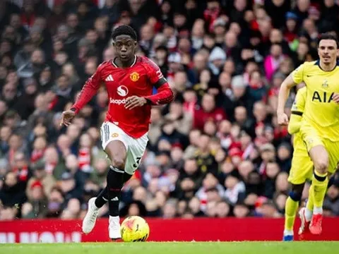 Mainoo lu mờ tuyến giữa Tottenham