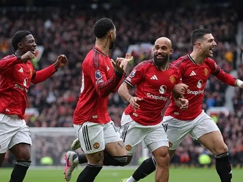 5 điểm nhấn MU 2-0 Tottenham: Phép màu Carrick, Kỷ lục của Bruno