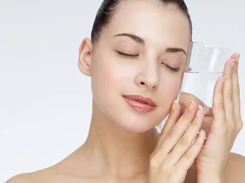 Da sáng lên từng ngày nhờ 5 loại nước quen thuộc